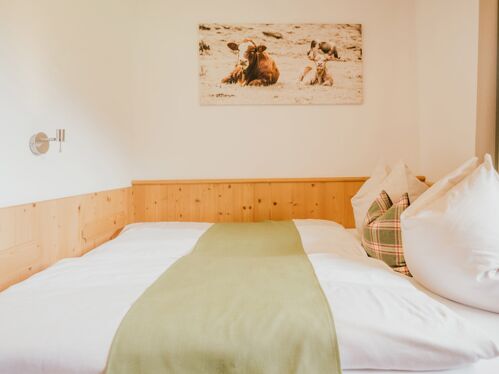 Double bed extra cozy